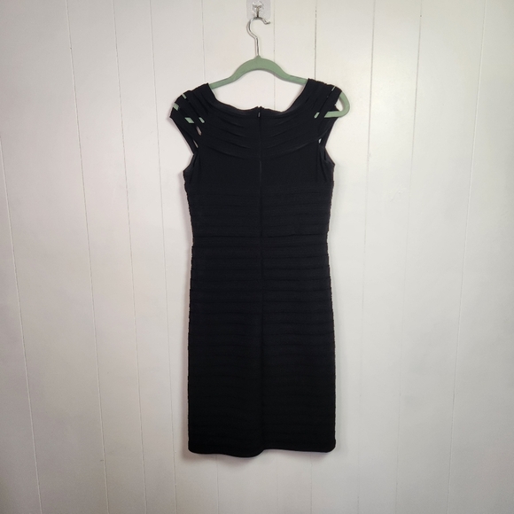 Frank Lyman Black Shutter Bandage V-Neck Cap Sleeve Sheath Dress Stretch Size 8 - Picture 5 of 12